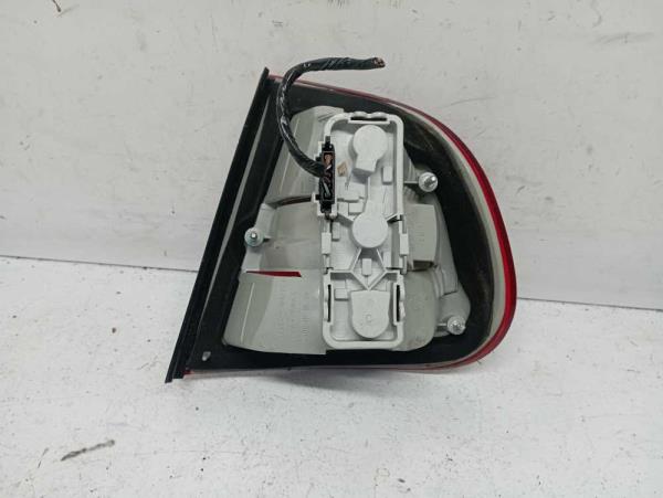 FEU ARRIERE GAUCHE SEAT CORDOBA - Vue 2